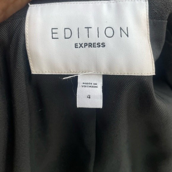 Express Edition women’s sleeveless tuxedo black sz 4 Faux slant pockets preloved - Picture 8 of 8